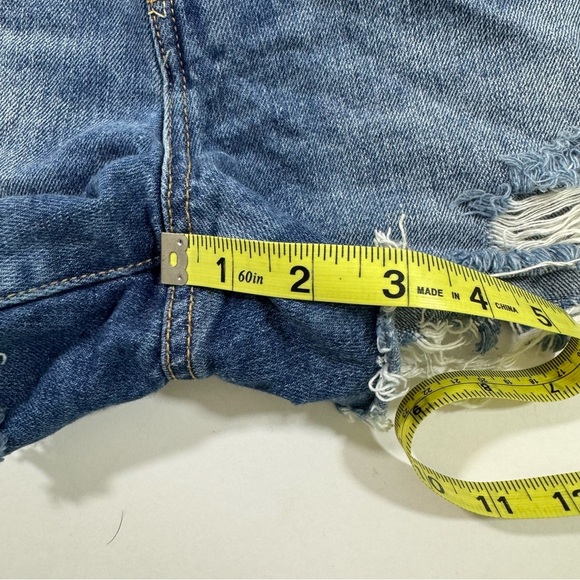 We The Free Byron Bay Sofia Denim Shorts Distressed - Picture 6 of 7